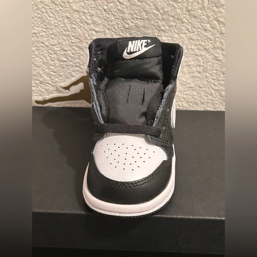 Nike Jordan 1 Retro High OG Black White 2.0 – Toddler Size 4C – New in Box